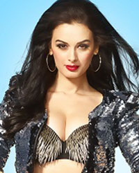 Evelyn Sharma